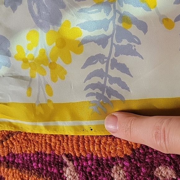 Vintage Vera Scarf - Picture 8 of 8